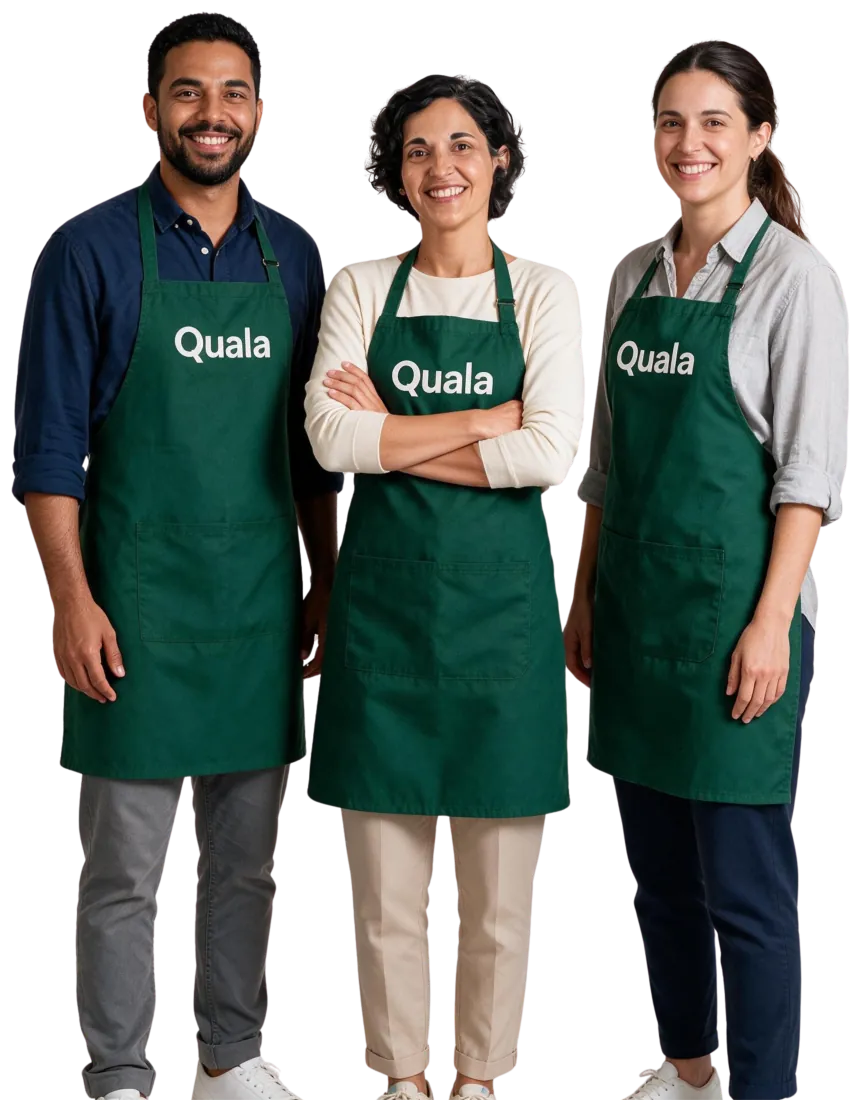 Três profissionais com aventais Quala